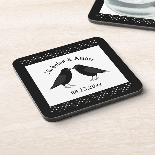 Gothic Wedding Kissing Ravens Custom Getränkeuntersetzer (Linke Seite)