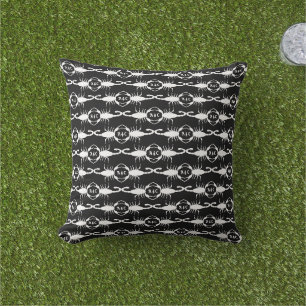 Gothic White Wedding Skorpions Custom Mit Monogram Kissen