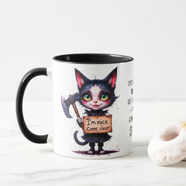 Gothik Grusel Psycho Süße Katze mit Axt  Tasse (Mit Donut)