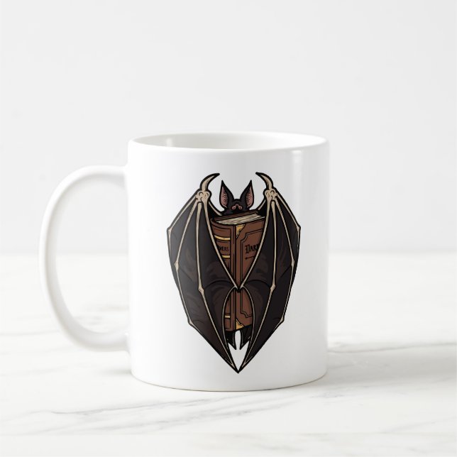 Gothische Fledermaus liest dunkles Zauberbuch Kaffeetasse (Links)
