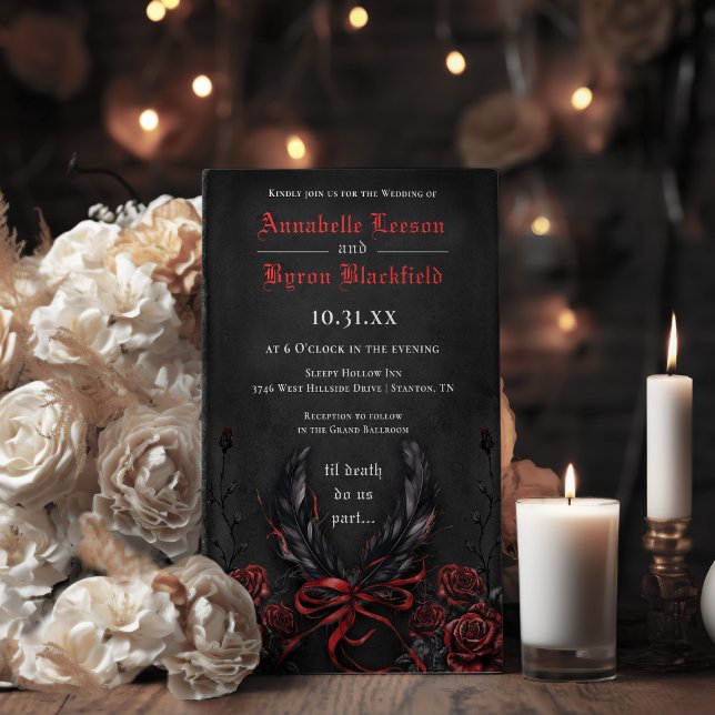 Gothische Rose Blumenschwarz und Rot Hochzeit Einladung (Gothic Black and Red and White Floral Raven Feather Floral Wedding Invitation)