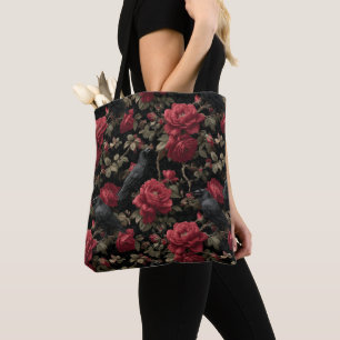 Gothisches Muster mit roten Rosen und Krähen