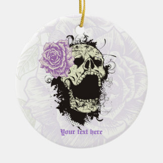 Gothschädel mit Vintager lila Rose, Sake Keramik Ornament