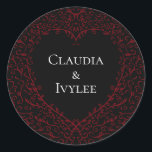 Gotische Hochzeitsaufkleber für Rotes und Schwarze Runder Aufkleber<br><div class="desc">Unsere schönen roten und schwarzen Herz-Gothic-Hochzeitskleber sind dunkel,  aber schön mit unserem künstlerischen Scrolldesign. Sie sind in einer Sammlung von mehreren Gegenständen entworfen,  sodass Ihre gesamte Hochzeit mit dem gleichen Stil koordiniert werden kann!</div>