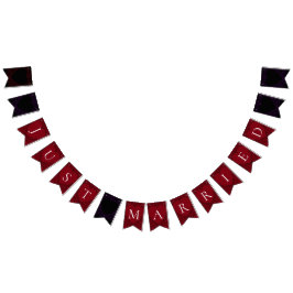 Gotische Hochzeitsjagd in Rot und Schwarz Herz Wimpelkette