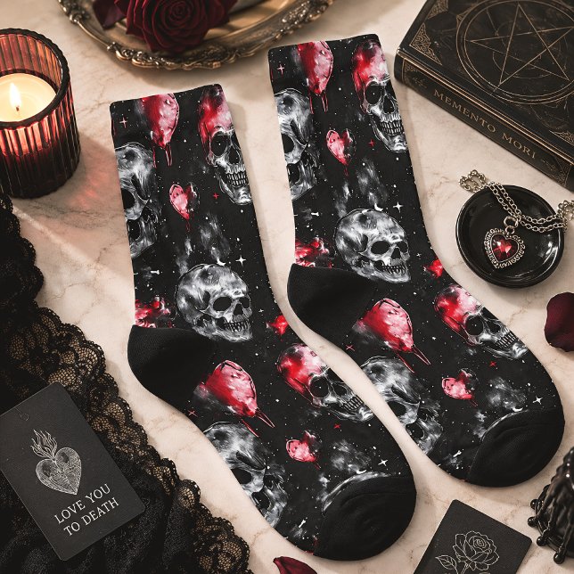 Gotische Liebe Skulls und Rote Herzen Socken (Von Creator hochgeladen)