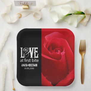 Gotische Rote Rosen Liebe bei First Bite Wedding Pappteller