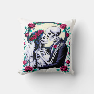 Gotische Skelettbrücke und Groom Dunkle Romance Kissen