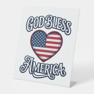 Gott segne Amerika Patriotisches Herz-Shirt-Design Sockelschild