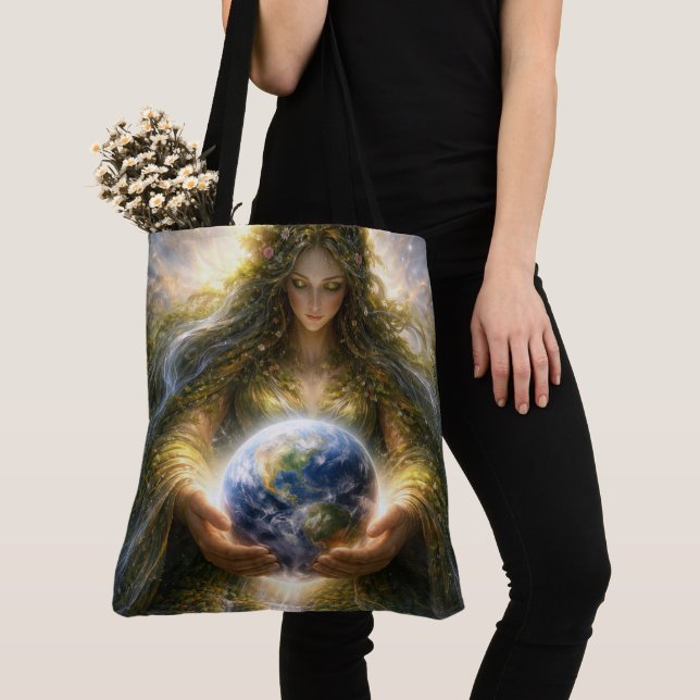 Göttin Gaia hält den Planeten Erde sanft (Von Nahem)