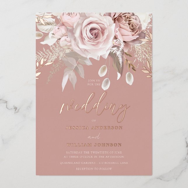 Göttliche Rose Goldene Dusty Rose Blumenhochzeit Folieneinladung (Vorderseite)