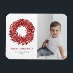 Gouache Red Winterberry Wreath Foto Weihnachten Magnet<br><div class="desc">Bringen Sie die Schönheit des Winters in Ihre Zuhause mit unserem individuell anpassbaren Foto Weihnachtsmagneten, mit einem atemberaubenden handbemalten gouache roten Winterbeerkranz! Dieser elegante Magnet verbindet Ihr gepflegtes Foto mit exquisiter Kunst und macht es zu einem perfekten Sake für die festliche Jahreszeit. Feiern Sie die Saison stilvoll mit unserem individuell...</div>