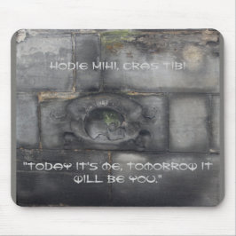 Grabstein des Mittelalters mit Latein Mousepad