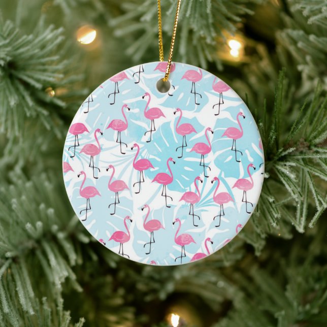 Graceful Flamingos und Monstera Blätter Keramik Ornament (Baum)