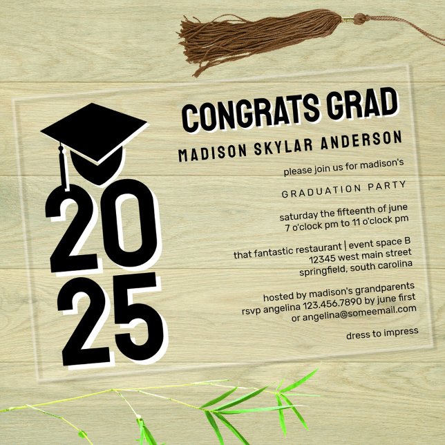 Grad 2025 Cap N Tassel Schwarz-Weiß-Abschluss Acryleinladungen (Black and white plus clear acrylic cards makes these graduation invites an instant classic)
