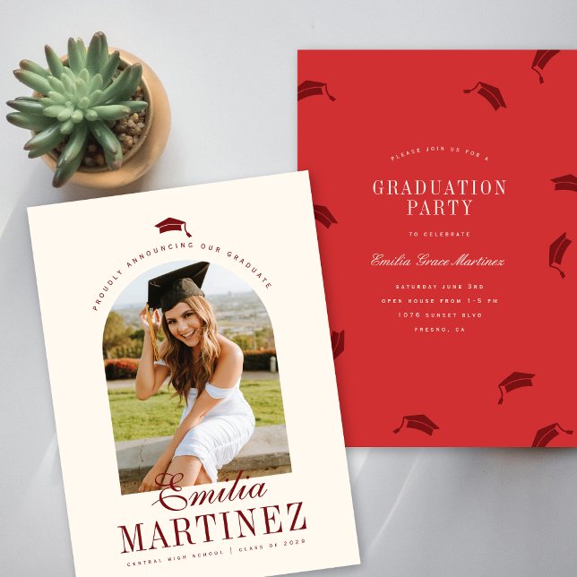 Grad Cap Arch Foto Elegantes Script Red Abschluss Ankündigung (Von Creator hochgeladen)