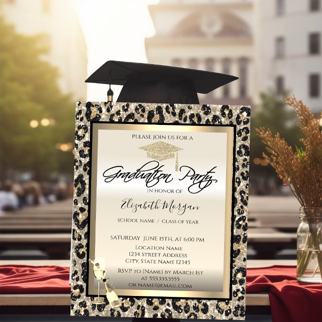 Grad Cap, Weinglas Glitzer Leopard Print Einladung (Von Creator hochgeladen)