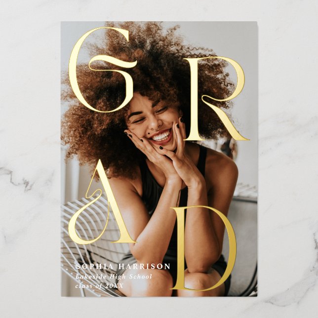 Grad-Gold-Stackbriefe Typografie-Abschluss Folieneinladung (Vorderseite)