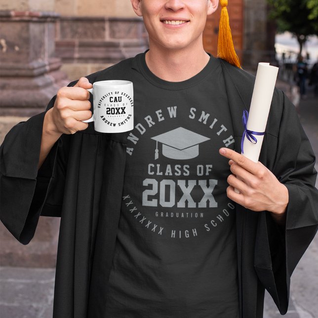 Grad Graduate Class Of Custom Name T-Shirt (Von Creator hochgeladen)