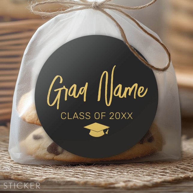 Grad-Name-Skript mit Graduierungsklammer - Schwarz Runder Aufkleber (Custom Graduation Sticker - Favor Stickers or Envelope Label)