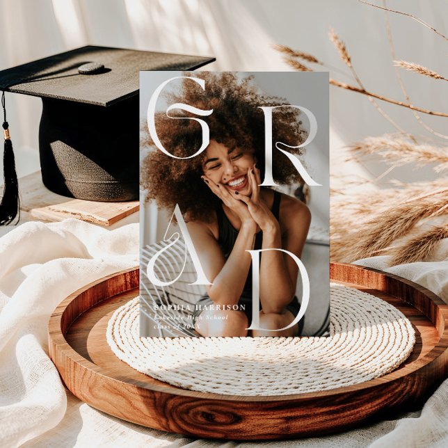 Grad-Stackter Letters Typografy Abschluss Einladung (Von Creator hochgeladen)