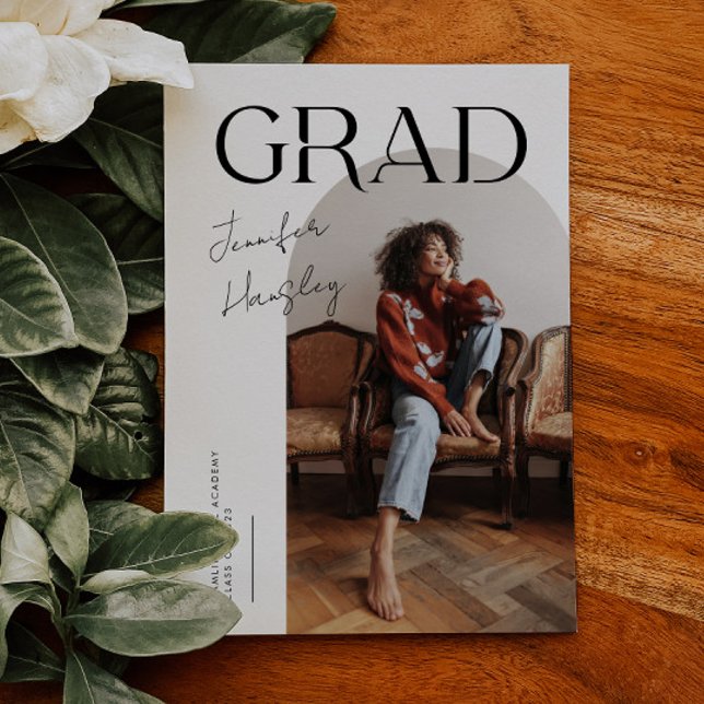 GRAD White Arch Abschluss Ankündigung (Von Creator hochgeladen)