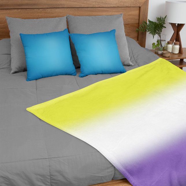 Gradient Nonbinary Prilag Flag - Nichtbinäre Flagg Fleecedecke (Von Creator hochgeladen)