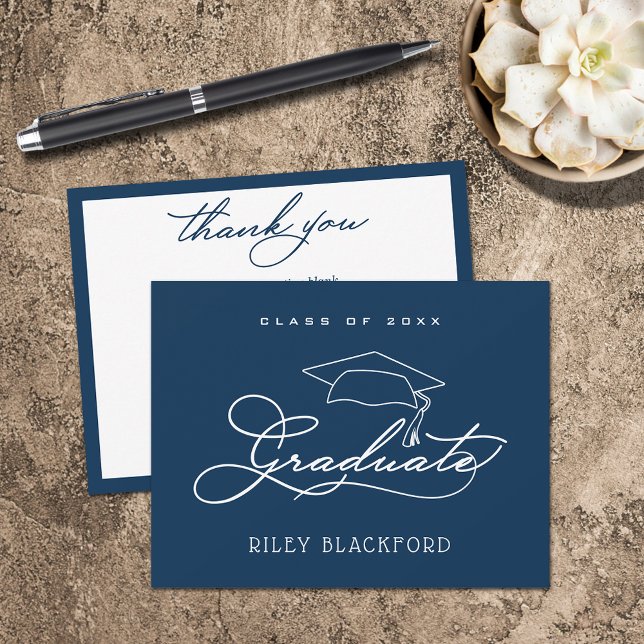 Graduate Cap Navy Blue Mitteilungskarte (Graduation cap on navy blue flat thank you note cards have room for your message on the back.)