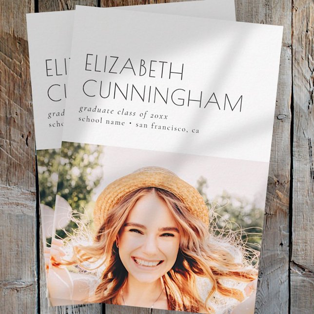 Graduate Class of 20XX Minimalistisch Foto Abschlu Ankündigung (Von Creator hochgeladen)