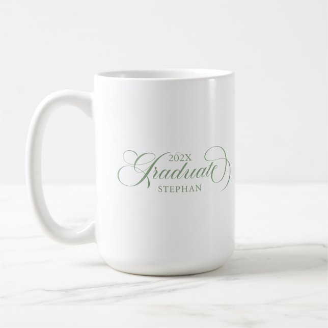 Graduate Elegant Sage Green Script Typografie Kaffeetasse (Links)