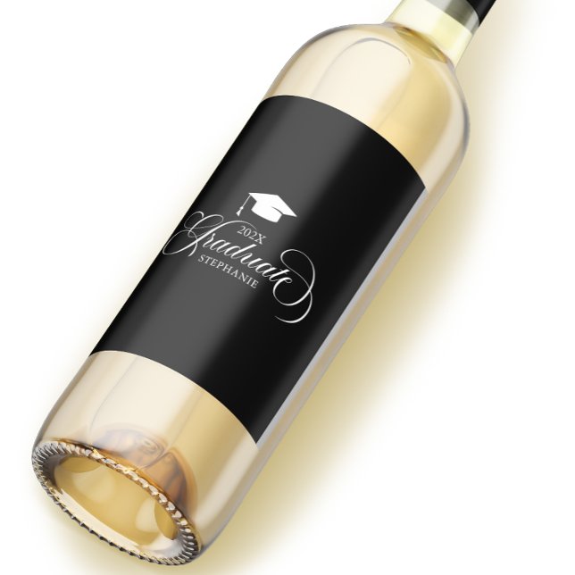 Graduate Elegant White Script Typography Weinetikett (Von Creator hochgeladen)