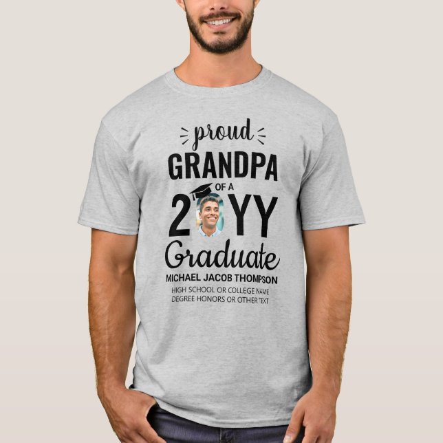 Graduate Foto Abschluss Klasse Jahr Proud Großmeis T-Shirt (Vorderseite)