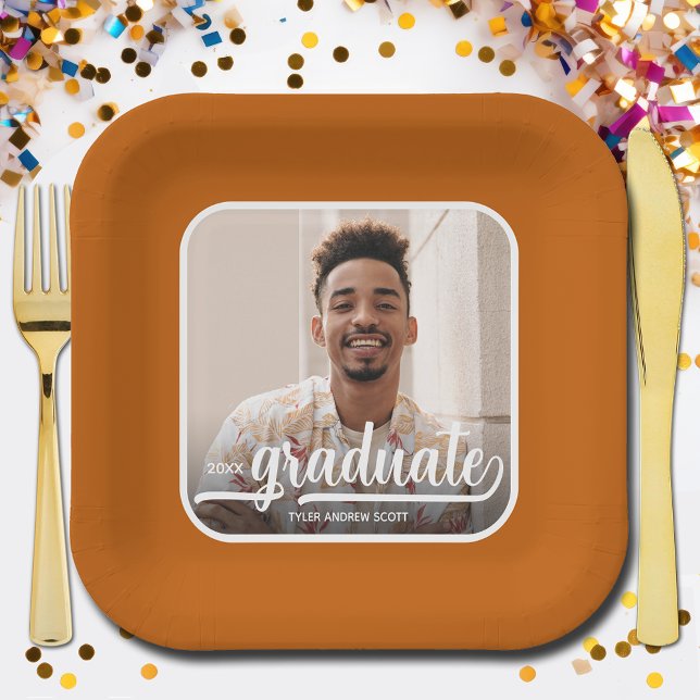Graduate Foto Bold Script Burnt Orange Abschluss Pappteller (Photo Graduation Square Burnt Orange Paper Plates)