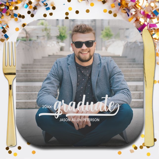 Graduate Foto Bold Script Graduation Party Pappteller (Bold white script graduate on your photo personalized graduation party paper plates)