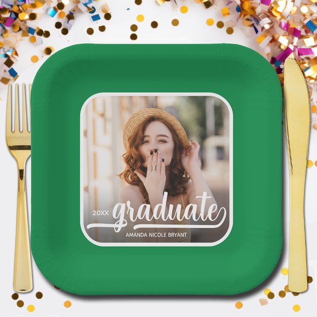 Graduate Foto Bold Script Green Abschluss Pappteller (Photo graduation green square paper plates)