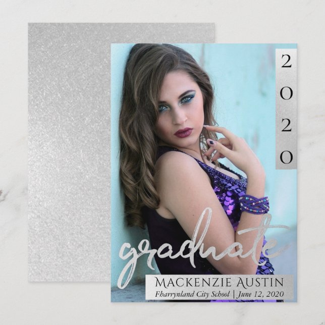Graduate Foto | Silver Script Brush Grad Keepake Ankündigung (Vorne/Hinten)