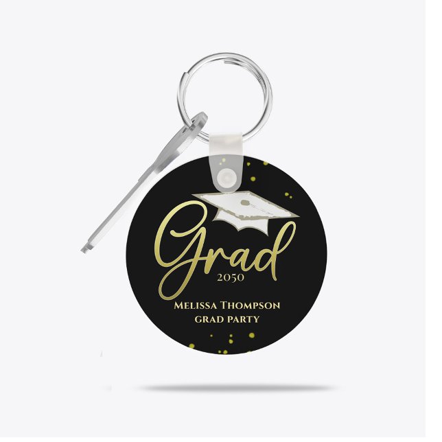 Graduate Grad Gold Abschluss Script Party Schlüsselanhänger (Gold script graduation party favor keepsake for high school or college Class of celebrations.)
