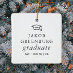 Graduate Modern Minimalistisch Simple Chic Abschlu Keramikornament<br><div class="desc">Design besteht aus Serifentypografie auf einem einfachen Hintergrund. Abrufbar unter: http://www.zazzle.com/store/selectpartysupplies</div>