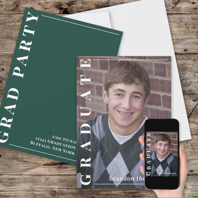 Graduate Modern Simple Foto Minimalistisch Green Einladung (Von Creator hochgeladen)