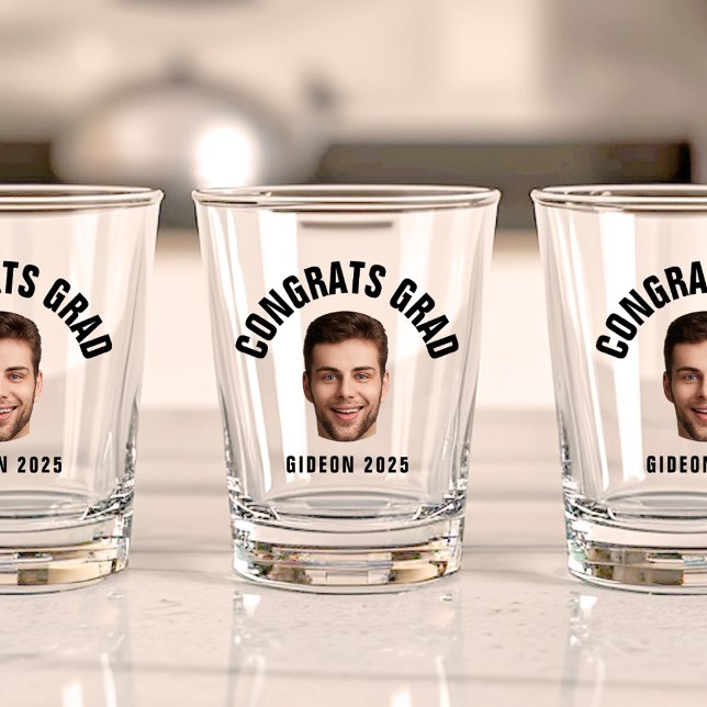 Graduate Party CUSTOM TEXT Foto Abschluss Schnapsglas (Three shot glasses feature a smiling face with "Congrats Grad" in black above and "Gideon 2025")
