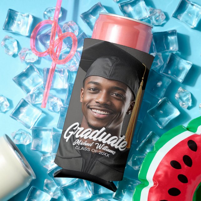 Graduate Photo Bold Script Graduation Party Favor Selters Dosenkühler (In Situ Sommer)