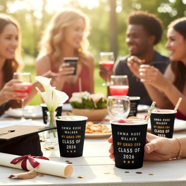 Graduation 2026 Name Custom Black Gold Paper Cups Pappbecher (Von Creator hochgeladen)