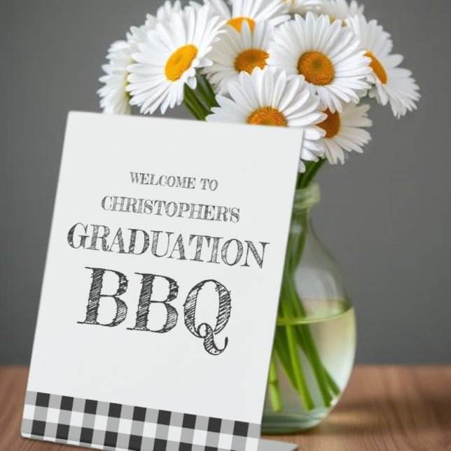 Graduation BBQ Gingham Sockelschild (Von Creator hochgeladen)