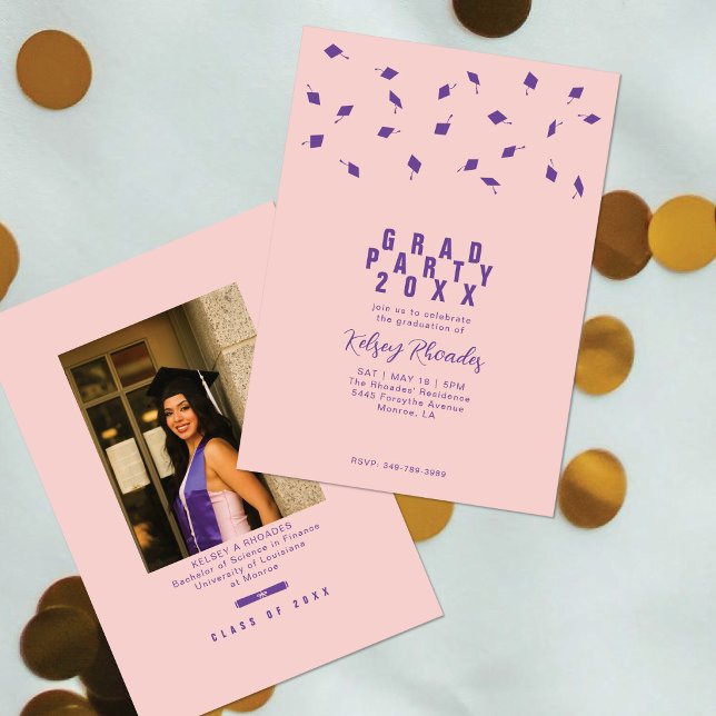 Graduation Cap Toss Blush Pink & Purple Grad Party Einladung (Von Creator hochgeladen)