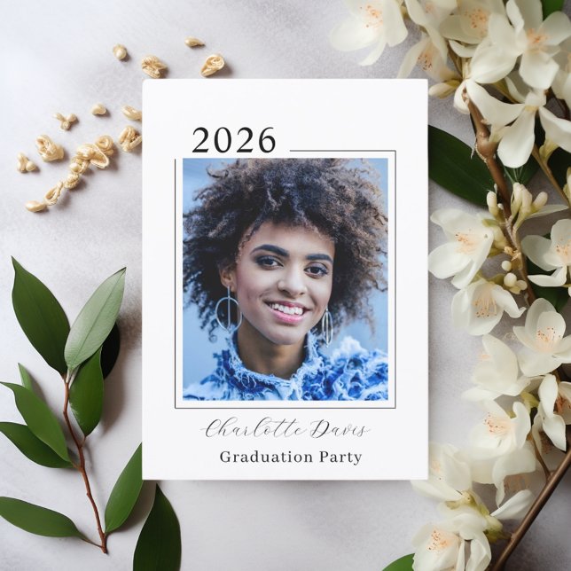Graduation party black white photo class of 2026 einladung (Von Creator hochgeladen)