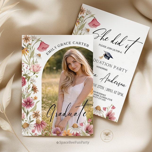 Graduation Party  Wildflower Photo Einladung (Graduation Party Wildflower is a charming collection of boho-inspired invitations featuring delicate)