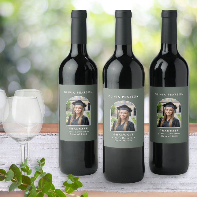 Graduation Photo Elegant Minimalist Sage Green  Weinetikett (Stylish wine labels for graduation day, with the graduate's photo, name, university and degree)