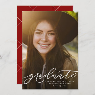 Graduierender schlichter roter Abschluss Ankündigung