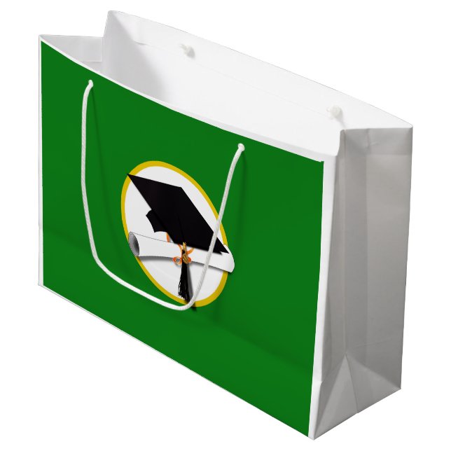 Graduierungsobergrenze mit Diplom - Grüner Hinterg Große Geschenktüte (Vorderseite Schrägansicht)