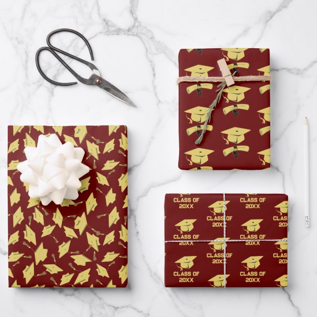 Graduierungsparty Gold Caps auf Maroon Gift Wrap Geschenkpapier Set (Vorderseite)